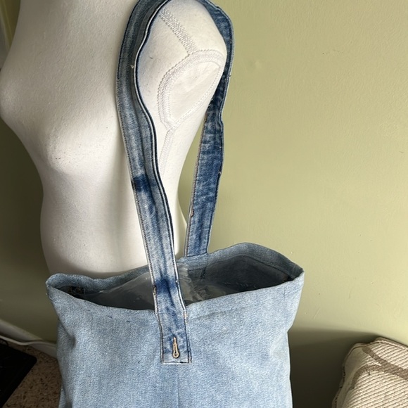 ♻️ Denim Upcycled open top long strap distressed denim tote bag - Picture 8 of 13